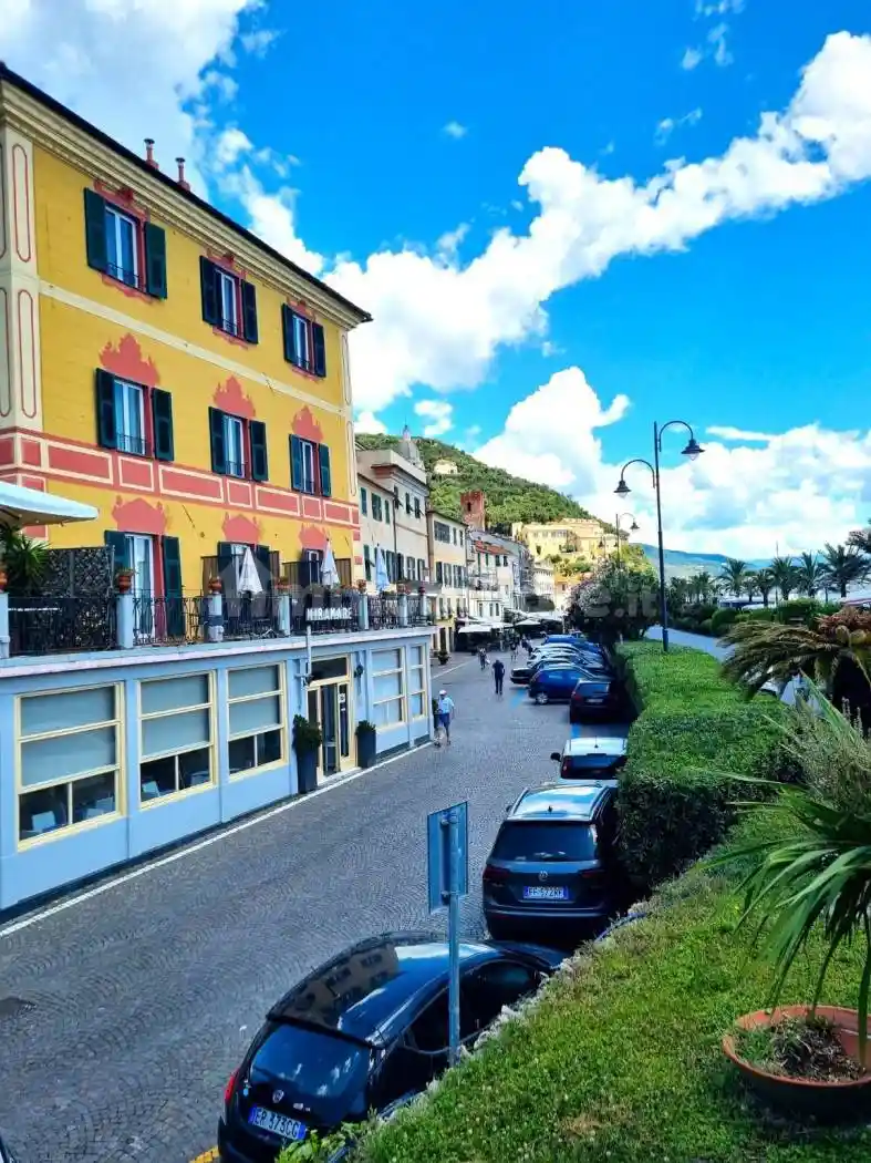 Appartamento in vendita a Noli