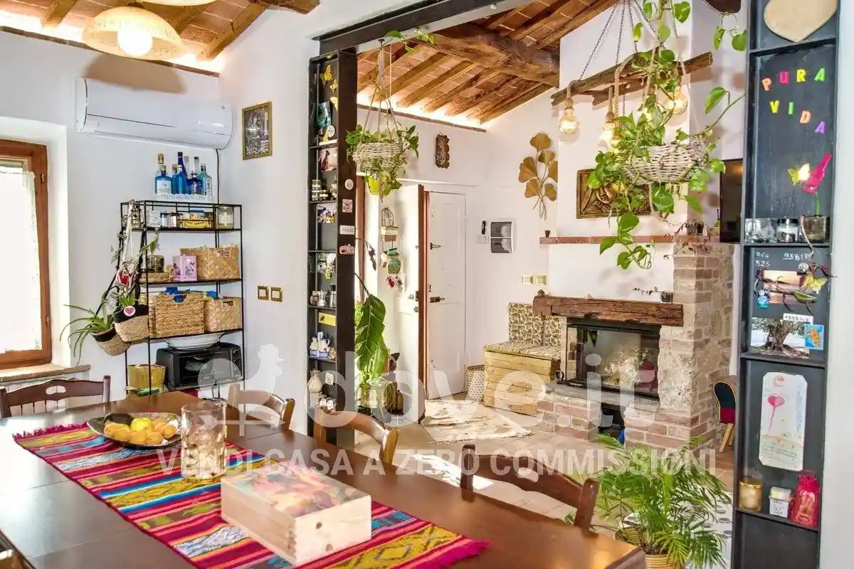 Rustico - Casale in vendita a Chiusi