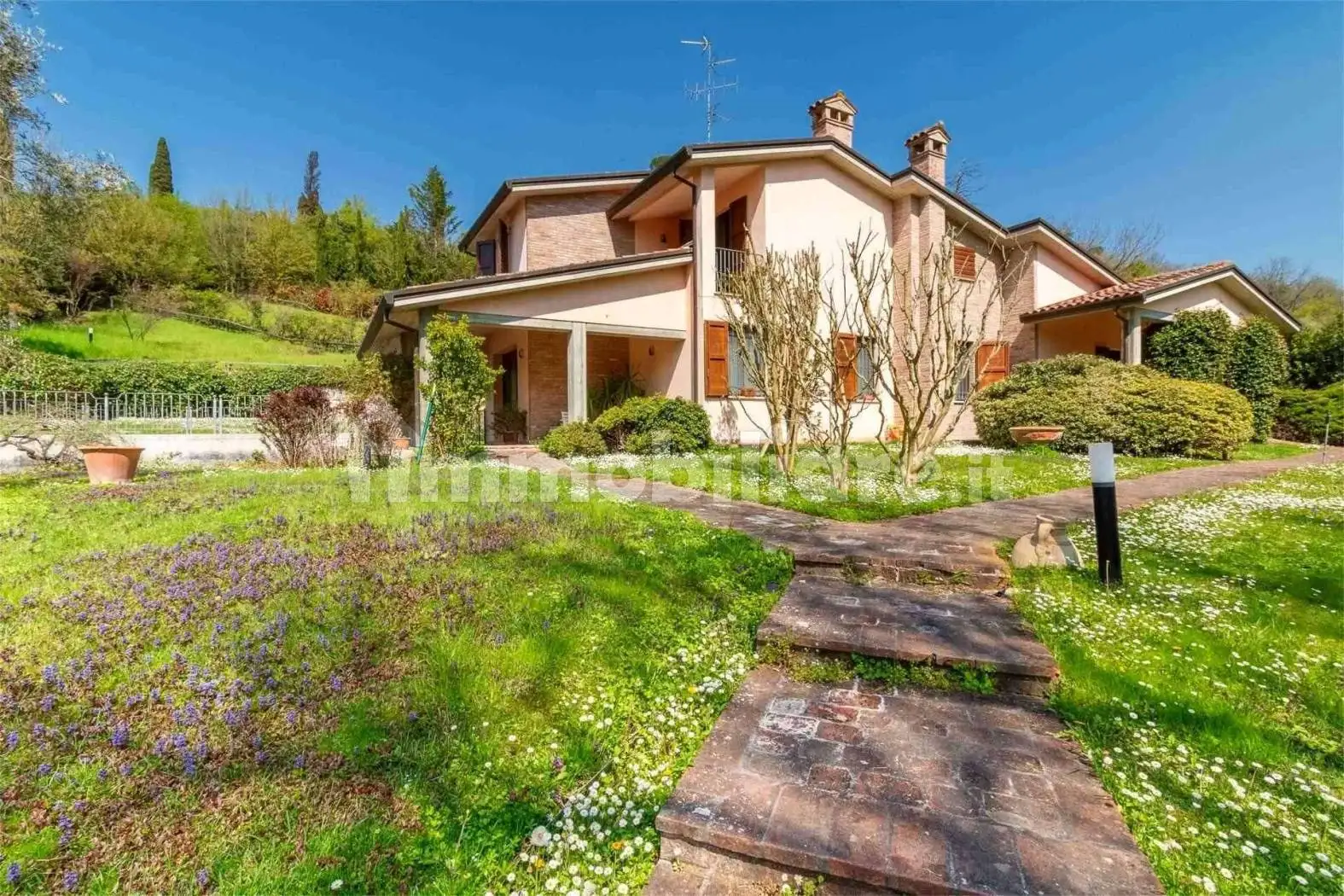 Villa in vendita a Imola