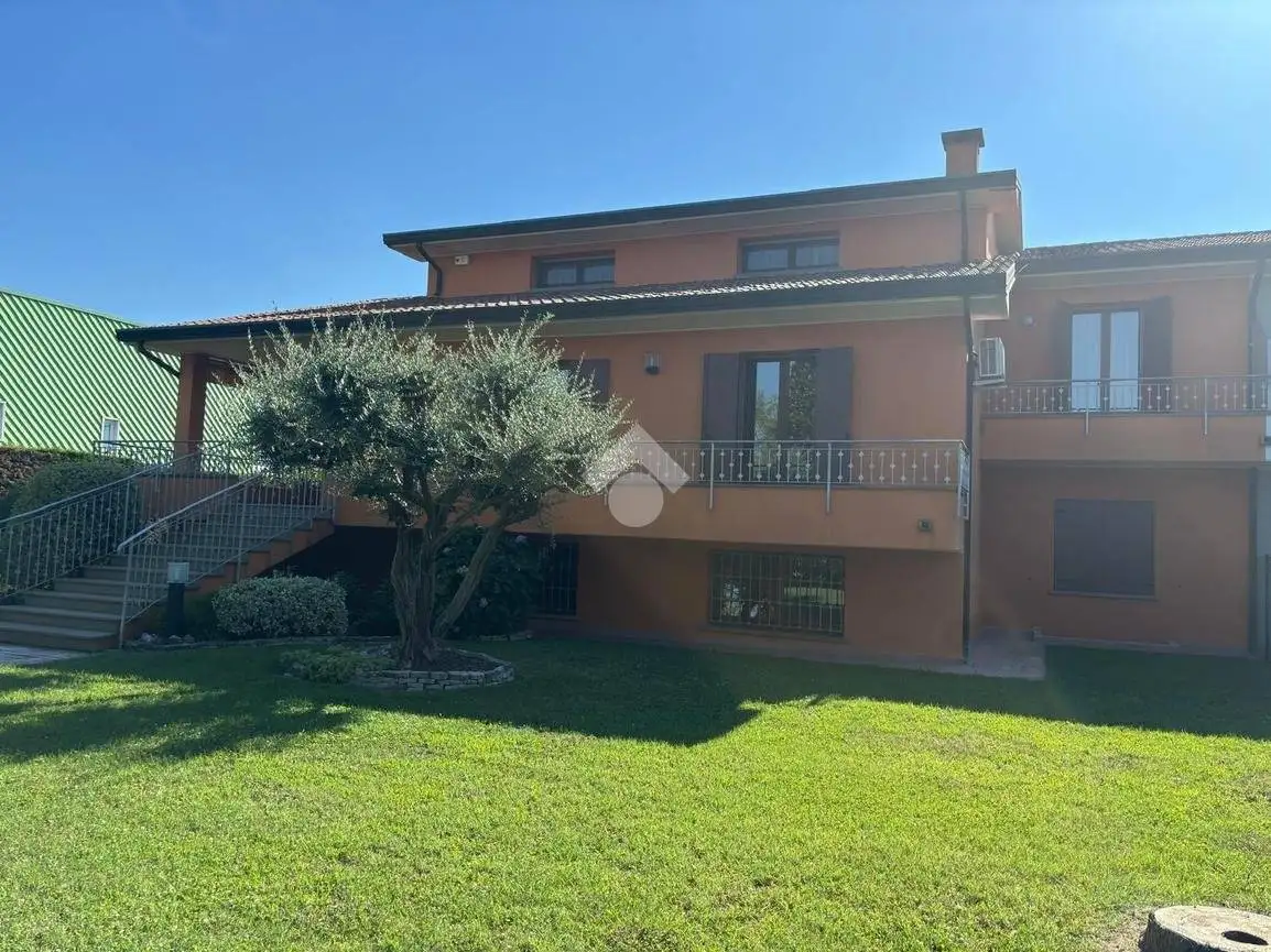 Villa in vendita a Boara Pisani