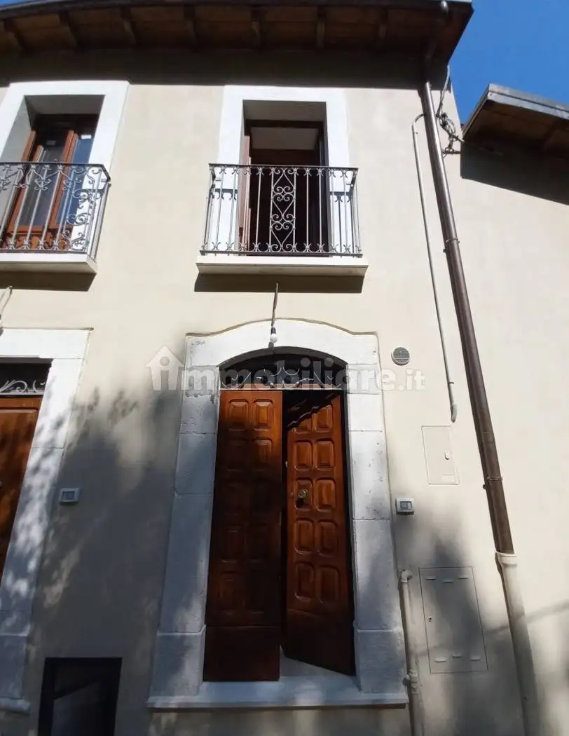 Casa indipendente in vendita a Fossa