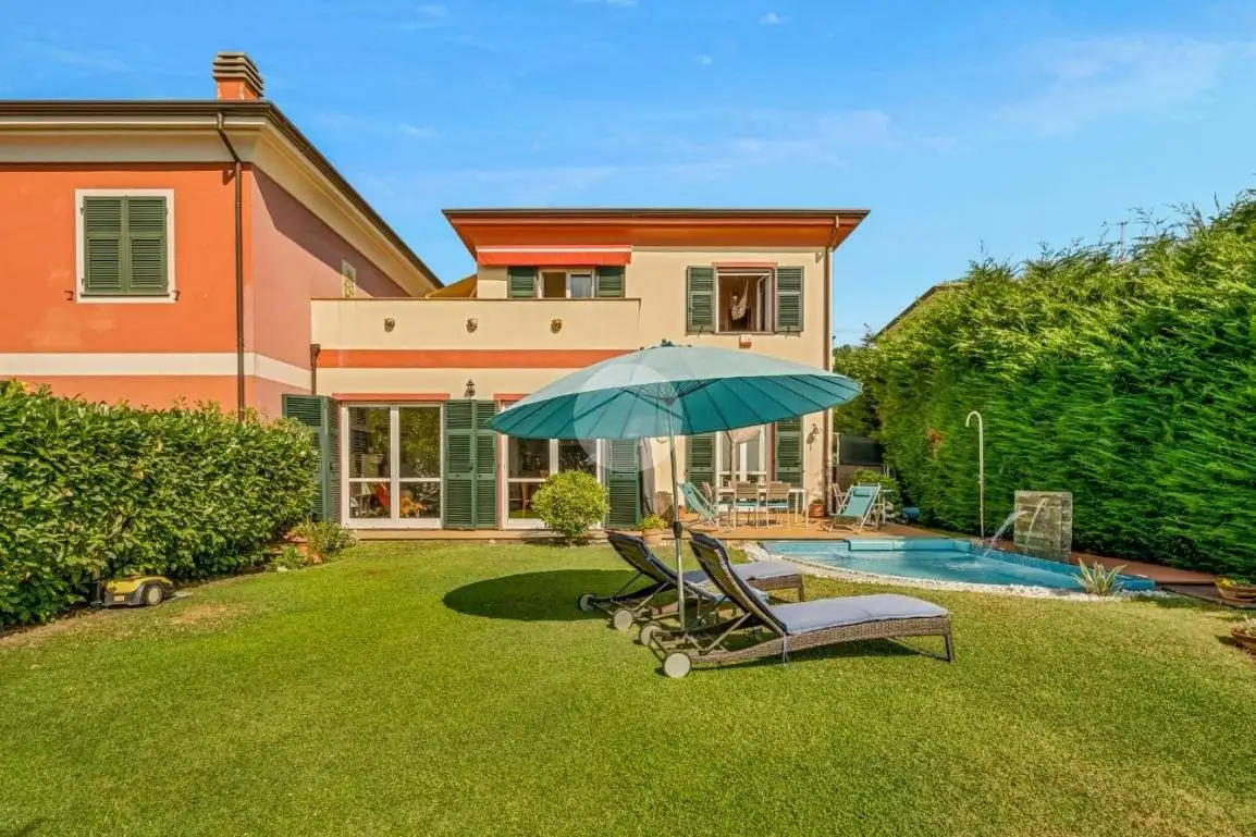 Villa in vendita a La Spezia