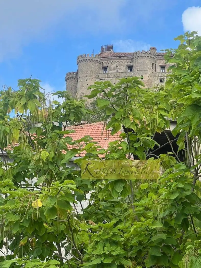 Appartamento in vendita a Lustra