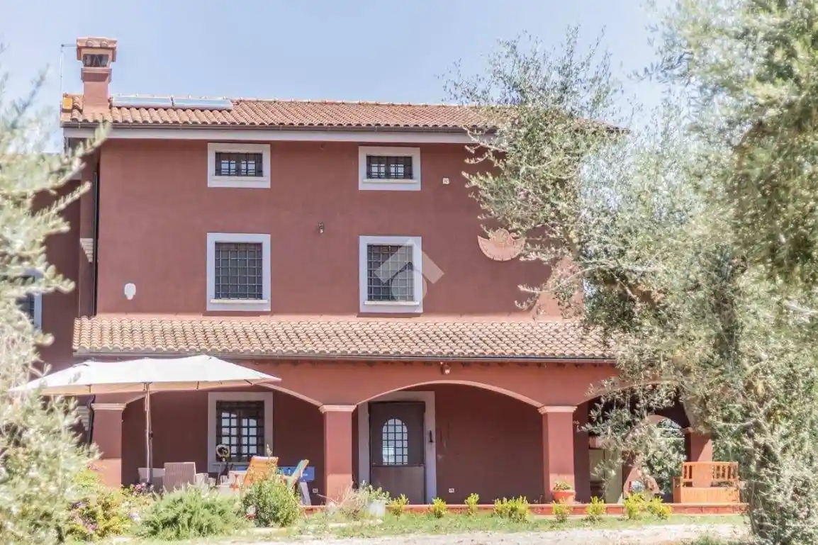 Villa in vendita a Bracciano