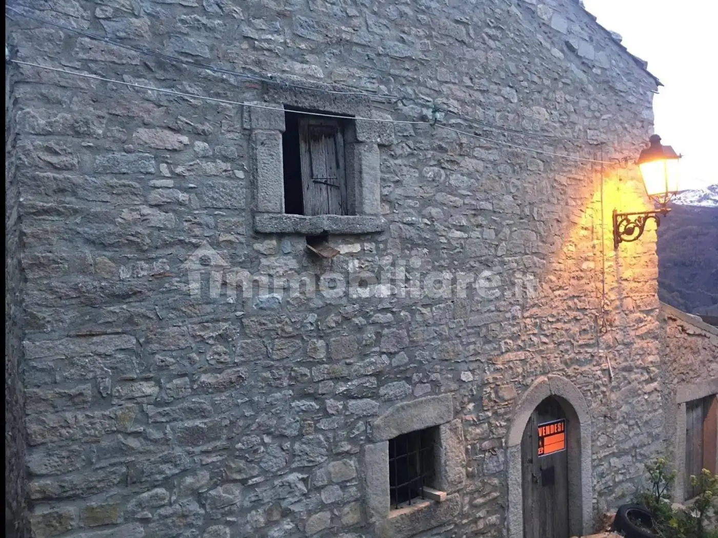 Casa indipendente in vendita a Montalbano Elicona