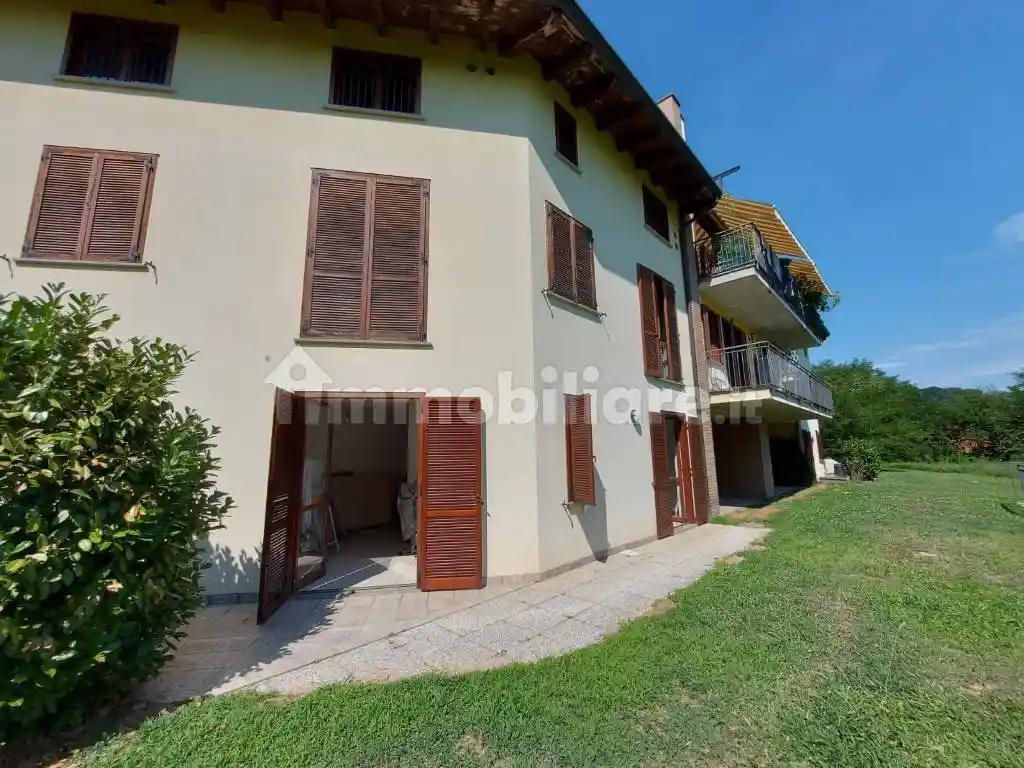 Appartamento in vendita a Sesto Calende
