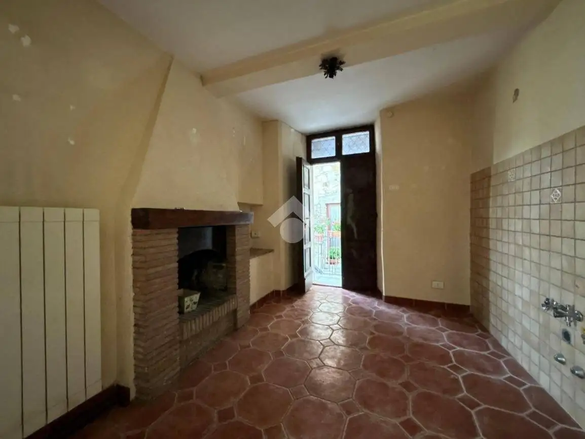 Appartamento in vendita a Baschi