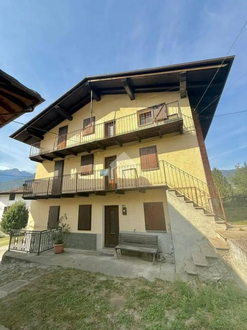 Casa indipendente in vendita a Fénis