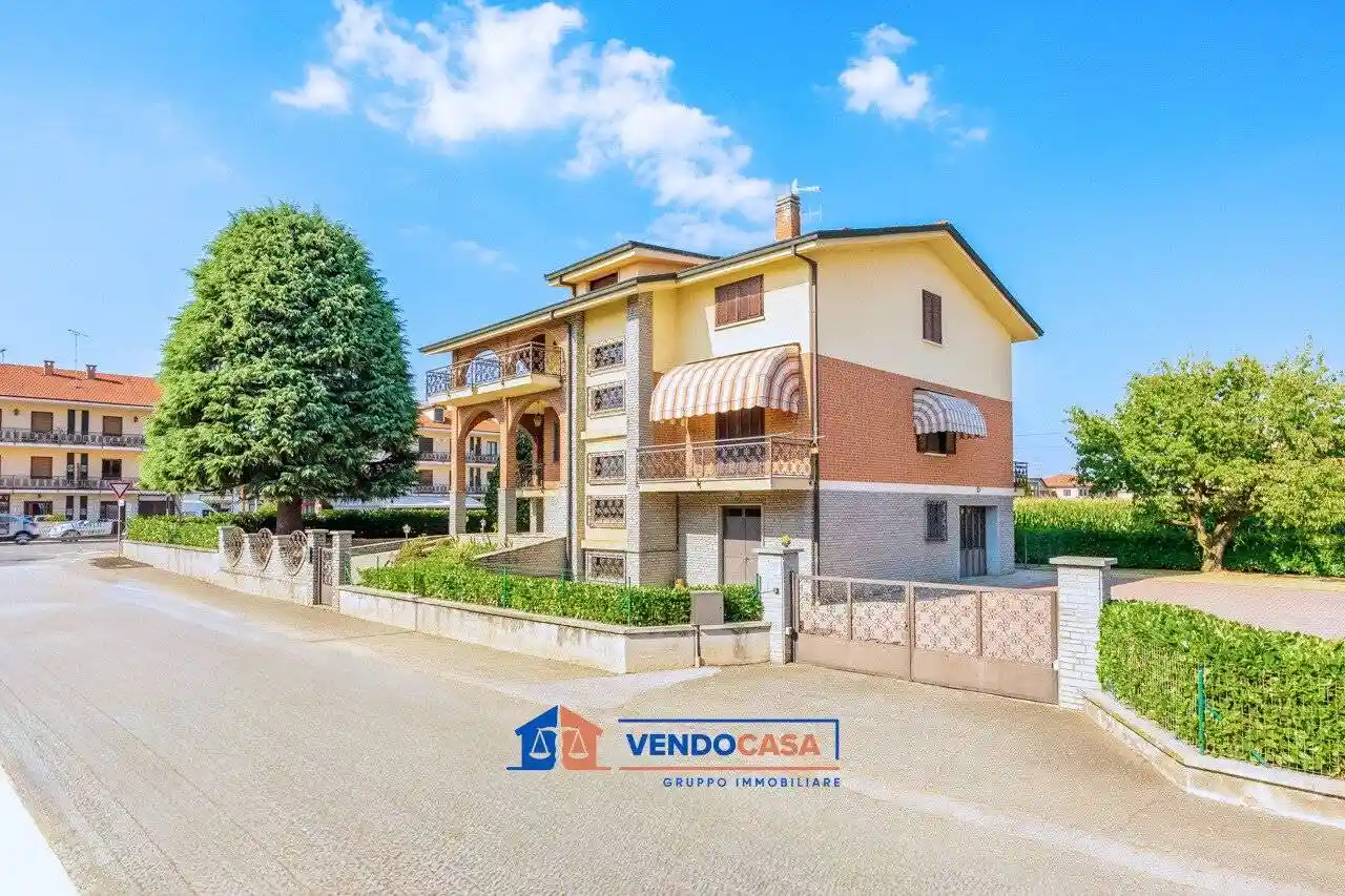 Villa in vendita a Cherasco