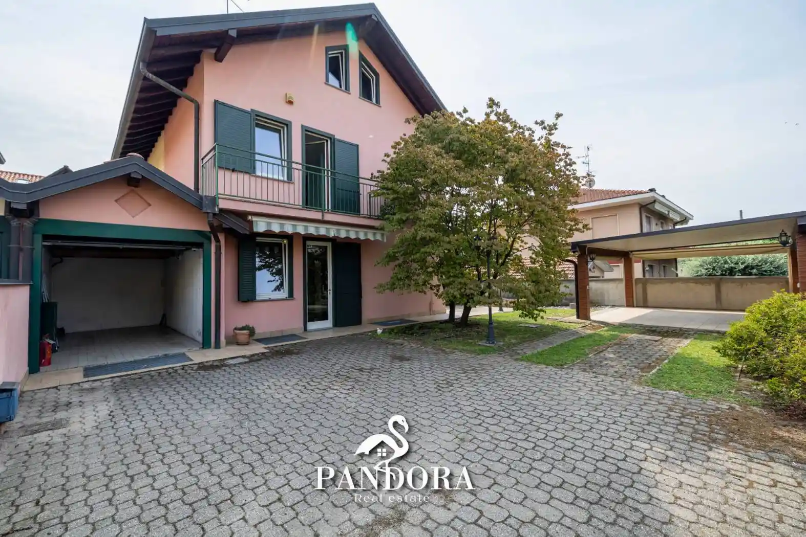 Villa in vendita a Cardano al Campo