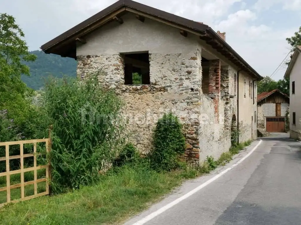 Rustico - Casale in vendita a Viola