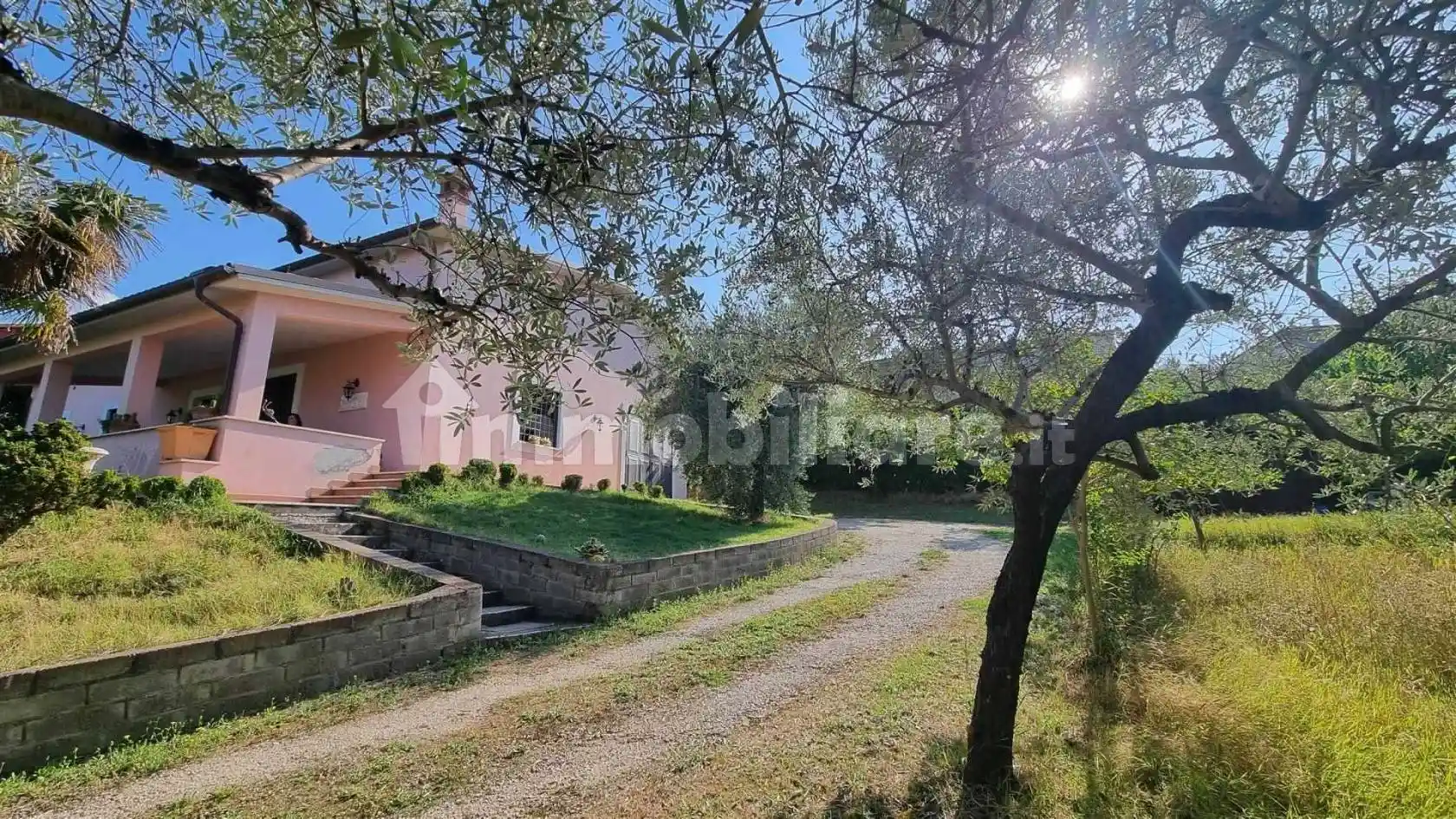 Villa in vendita a Poggio Mirteto