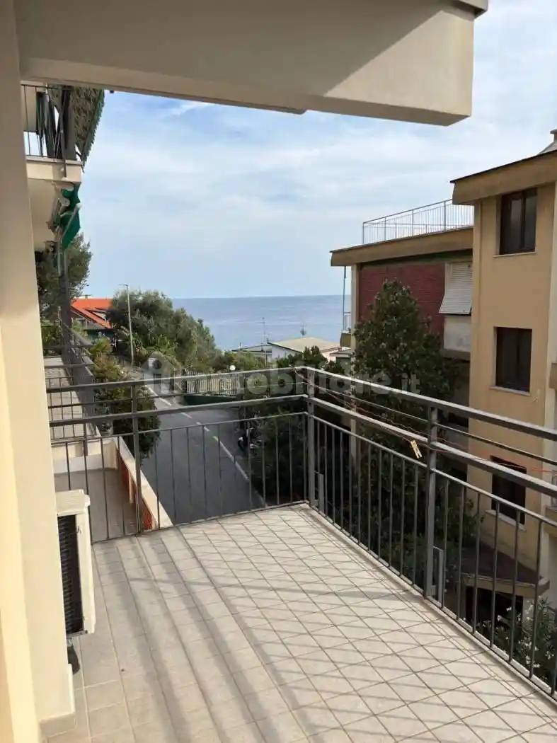 Appartamento in vendita a Celle Ligure