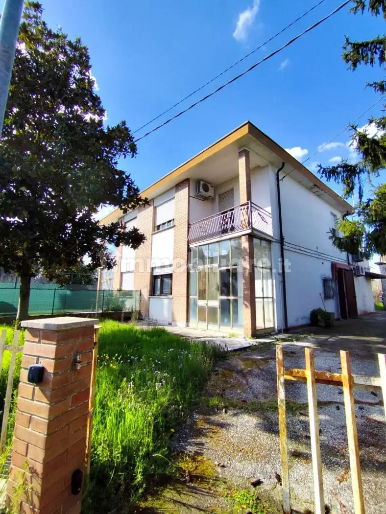 Villa in asta a Canaro