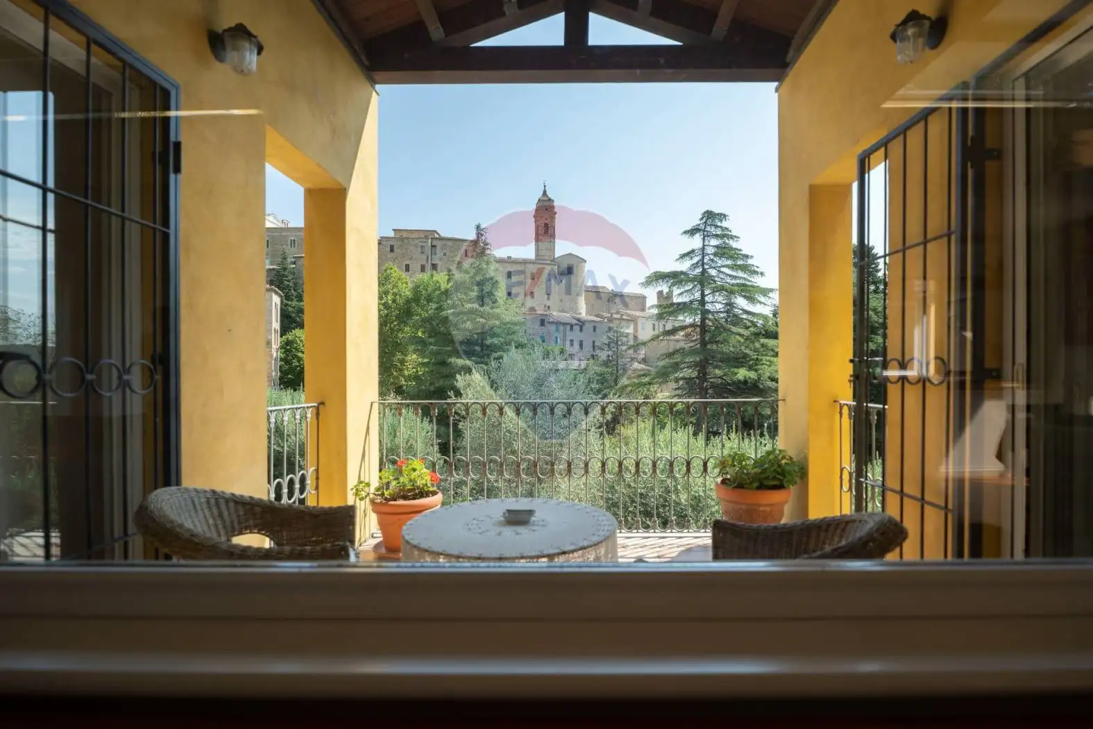 Villa in vendita a Serra San Quirico