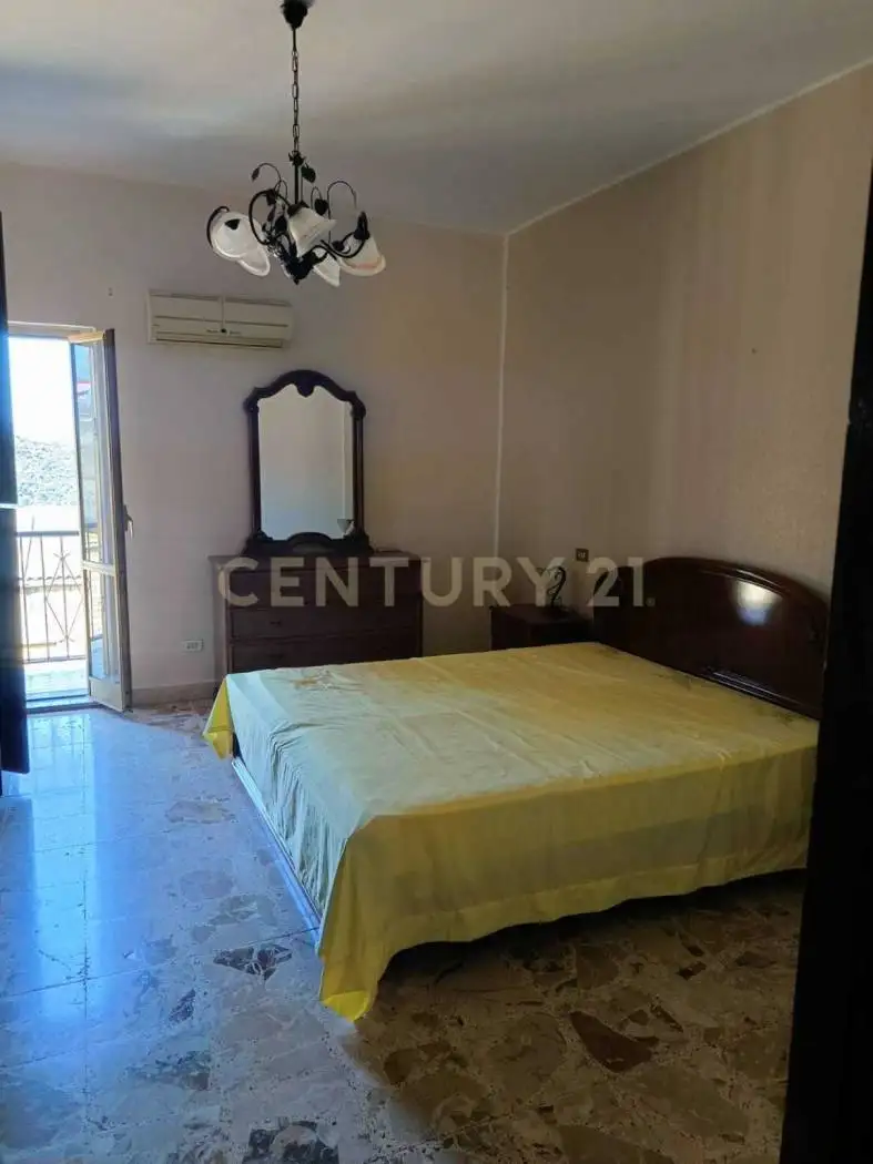 Trilocale via Umberto 182, Centro, Caronia - foto 4