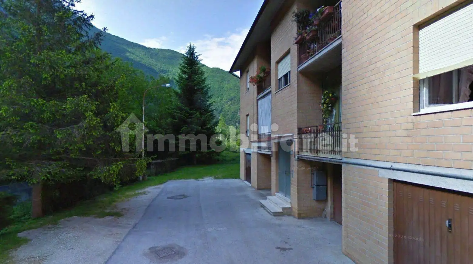 Appartamento in vendita a Pioraco