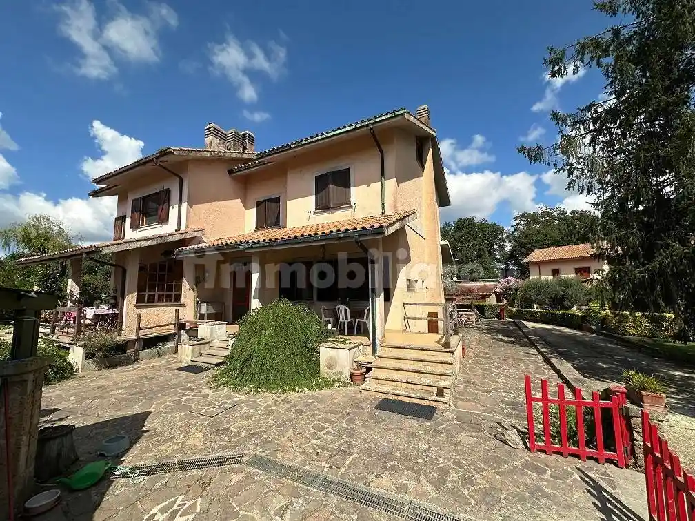 Villa in vendita a Manziana