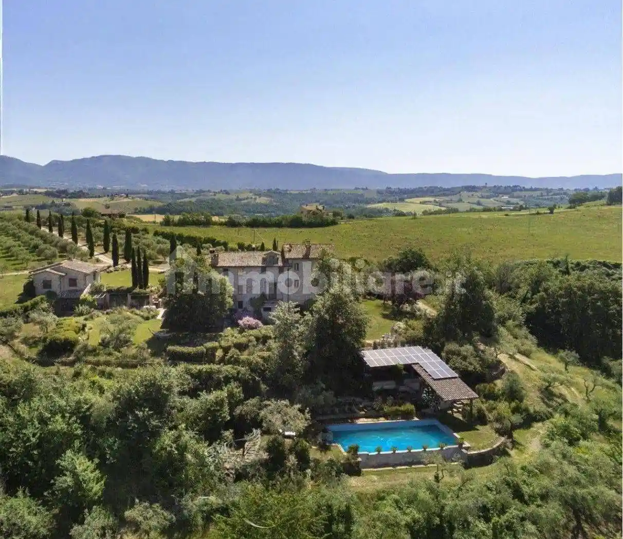 Rustico - Casale in vendita a Todi