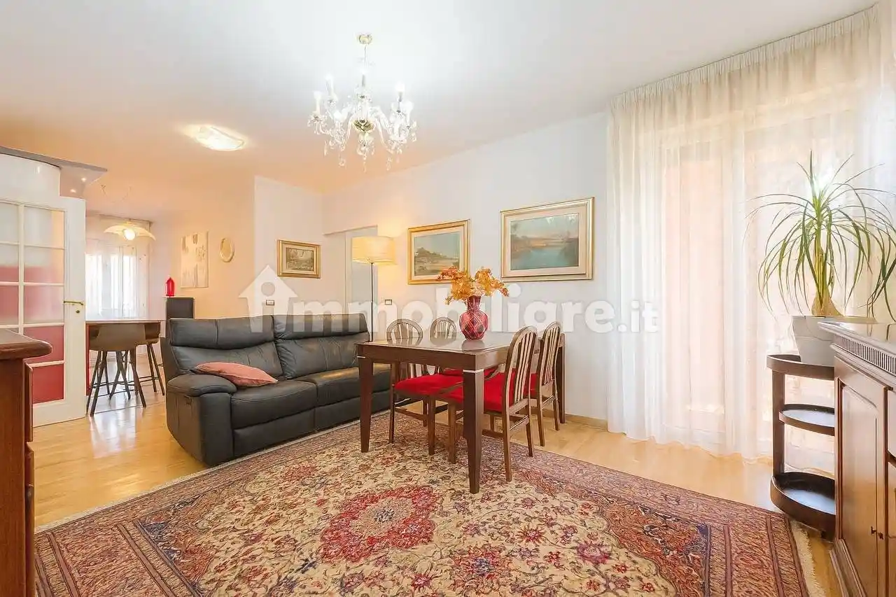 Appartamento in vendita a Sirmione