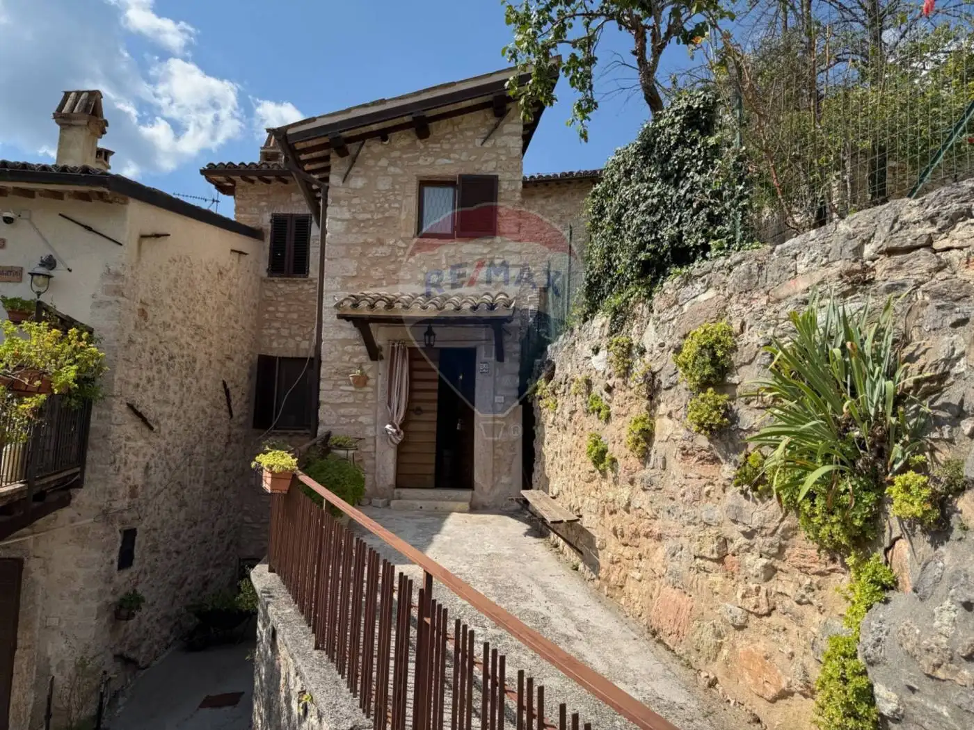 Casa indipendente in vendita a Sellano