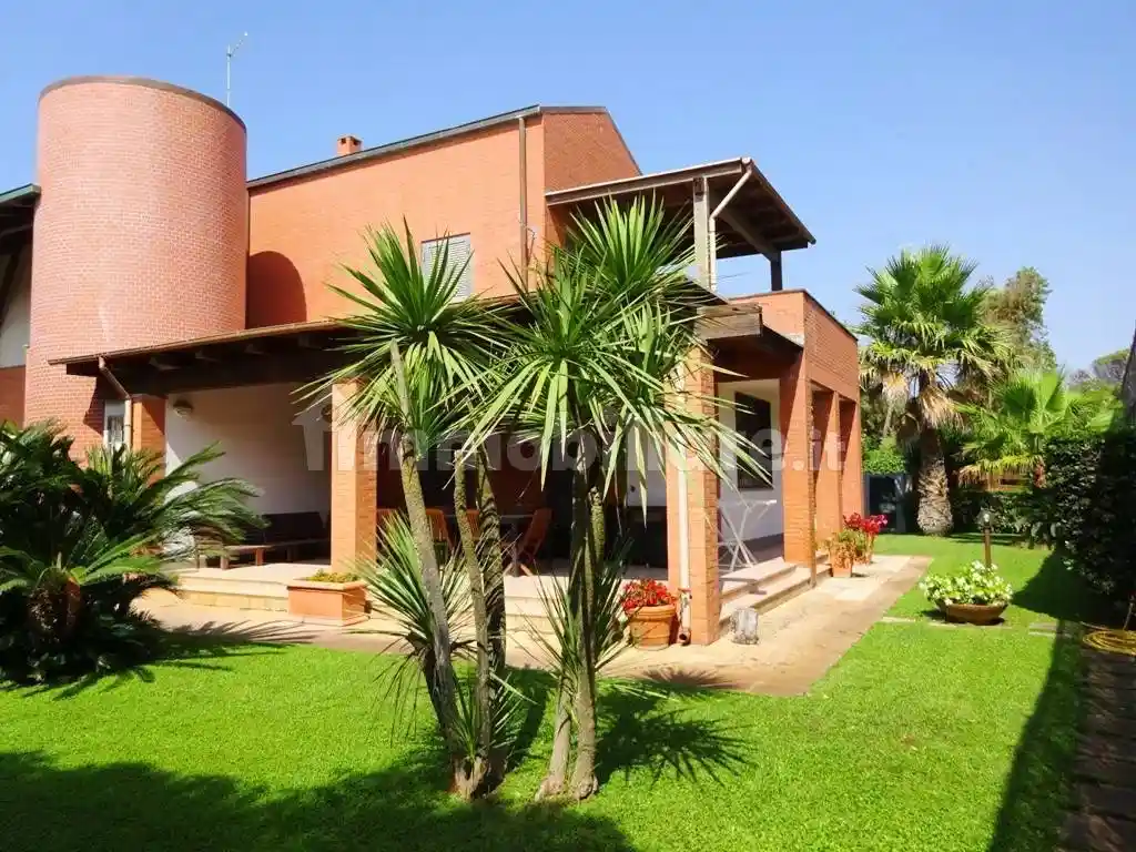 Villa in vendita a Fiumicino