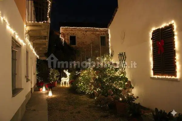 Villa in vendita a Desana