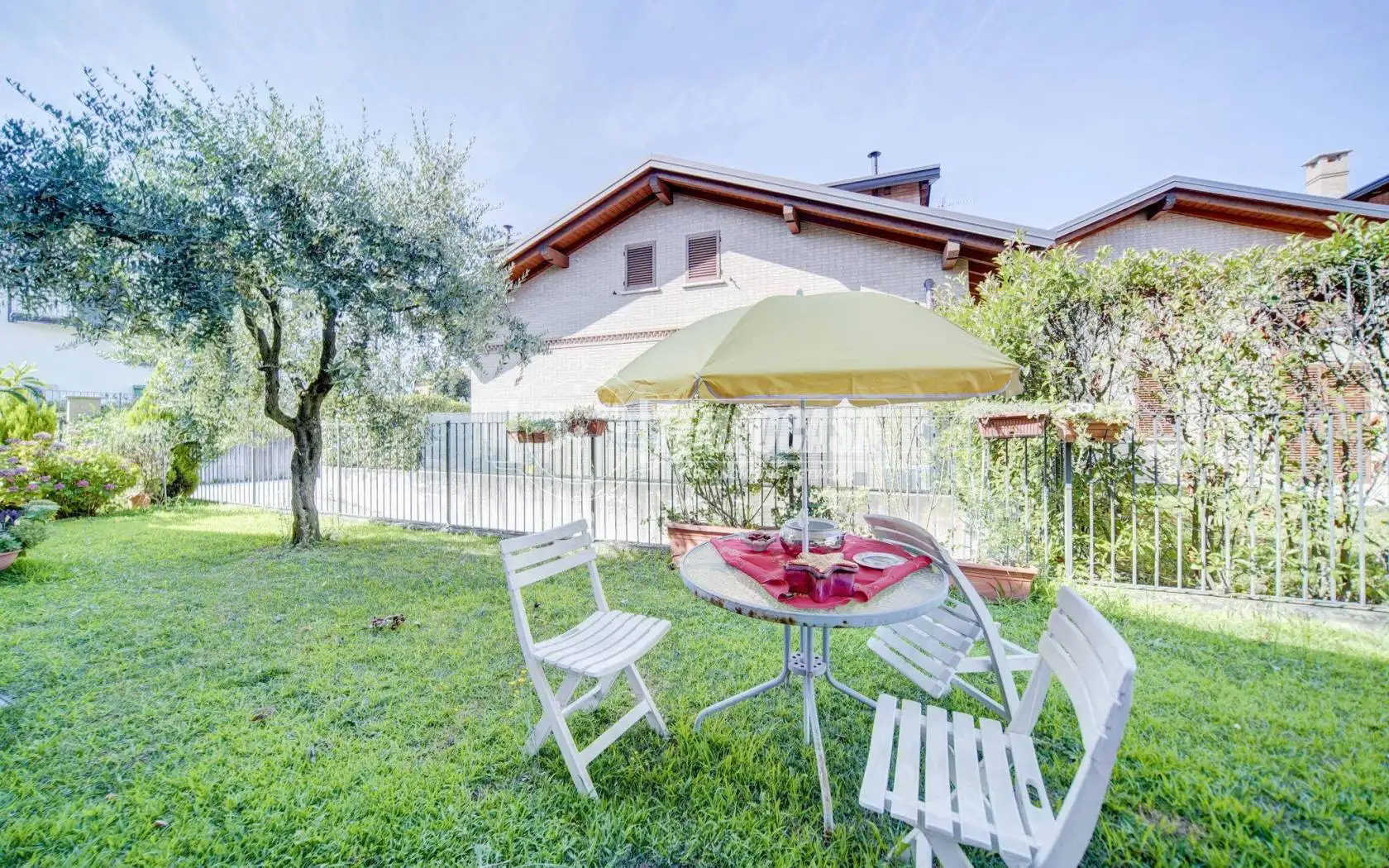 Villa unifamiliare via Giuseppe Garibaldi 59/C, Buguggiate - foto 4