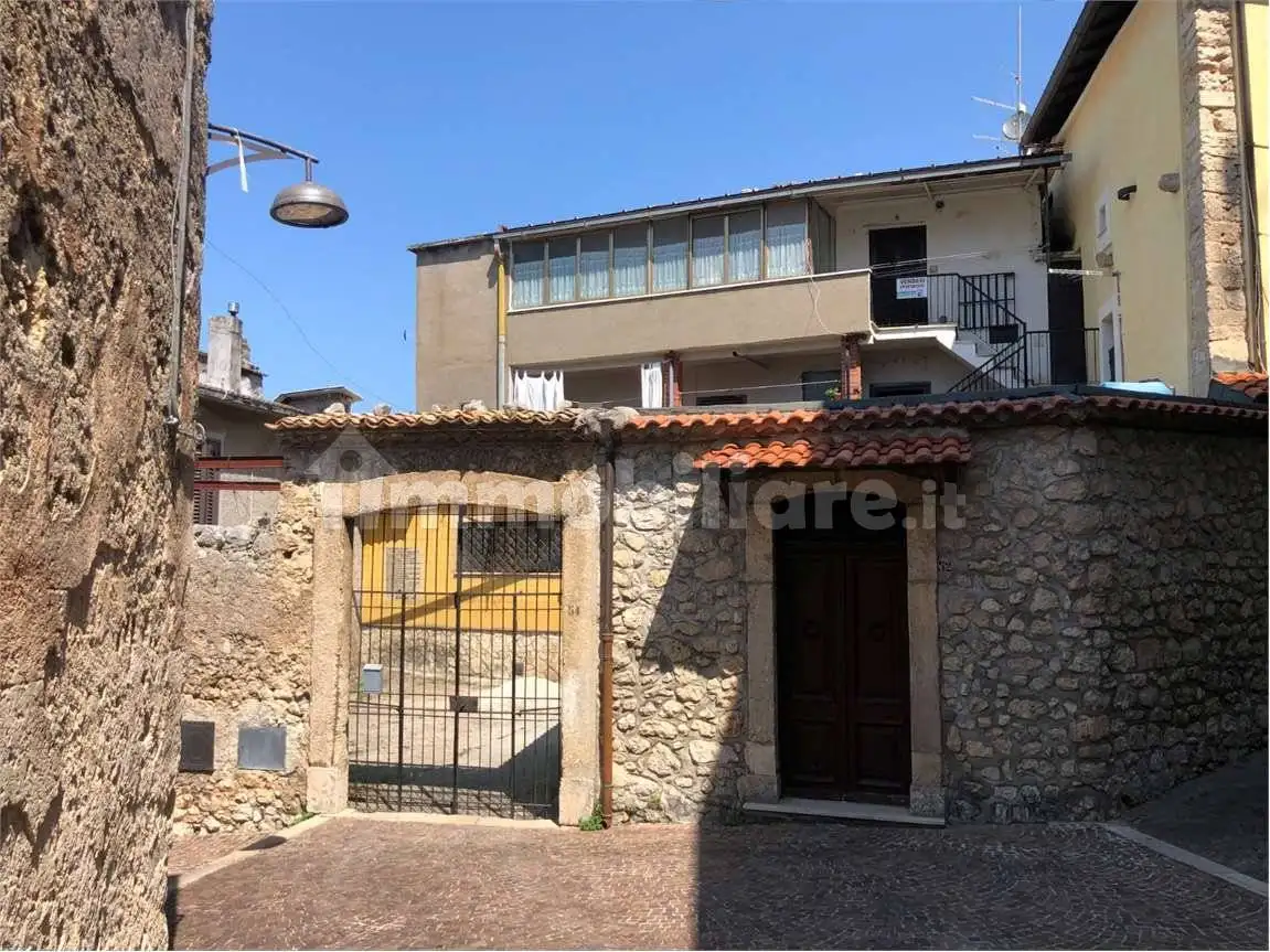 Appartamento in vendita a Vico nel Lazio