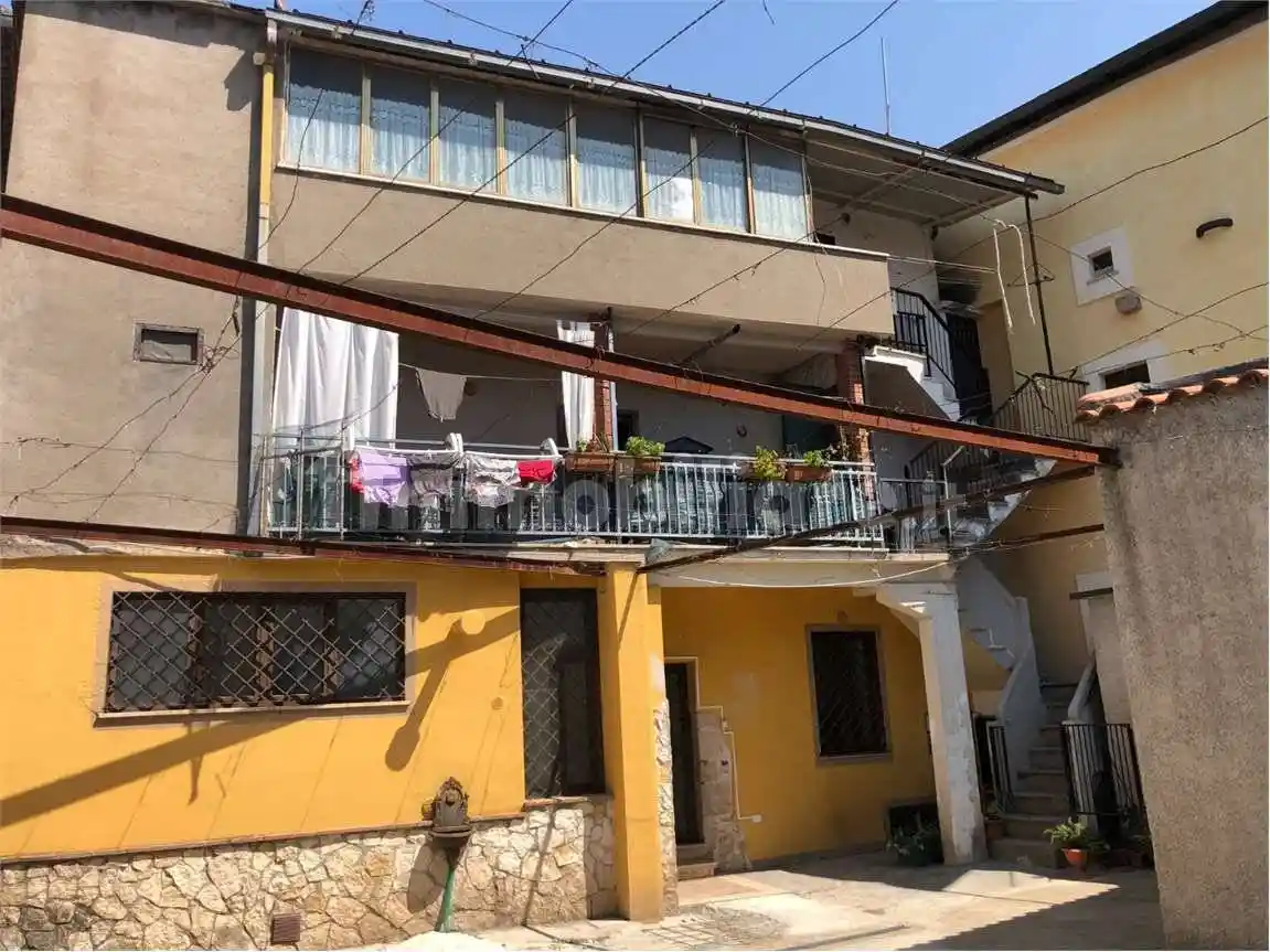 Trilocale piazza di San Michele Arcangelo, Centro, Vico nel Lazio - foto 2