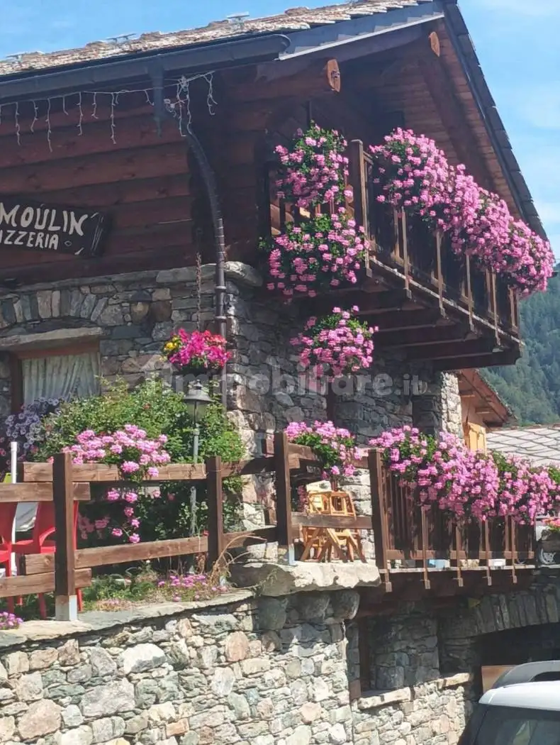 Villa in vendita a Brusson