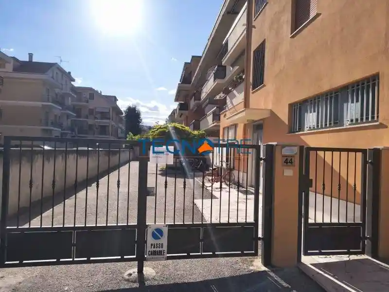 Quadrilocale via Ugo Foscolo 44, Centro, Martinsicuro - foto 2