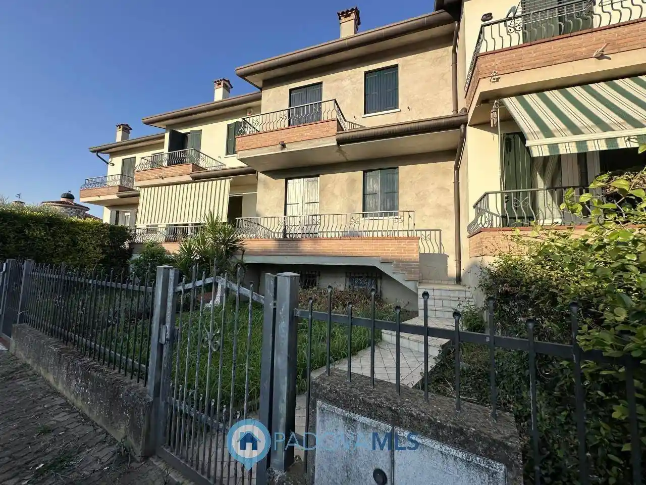 Villa a schiera 5 locali, da ristrutturare, Centro, Due Carrare - foto 2