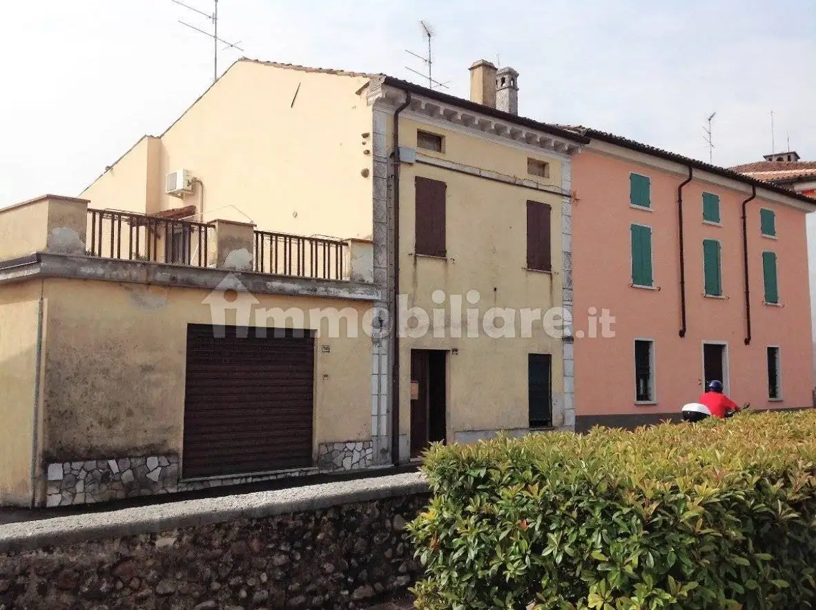 Rustico - Casale in vendita a Volta Mantovana