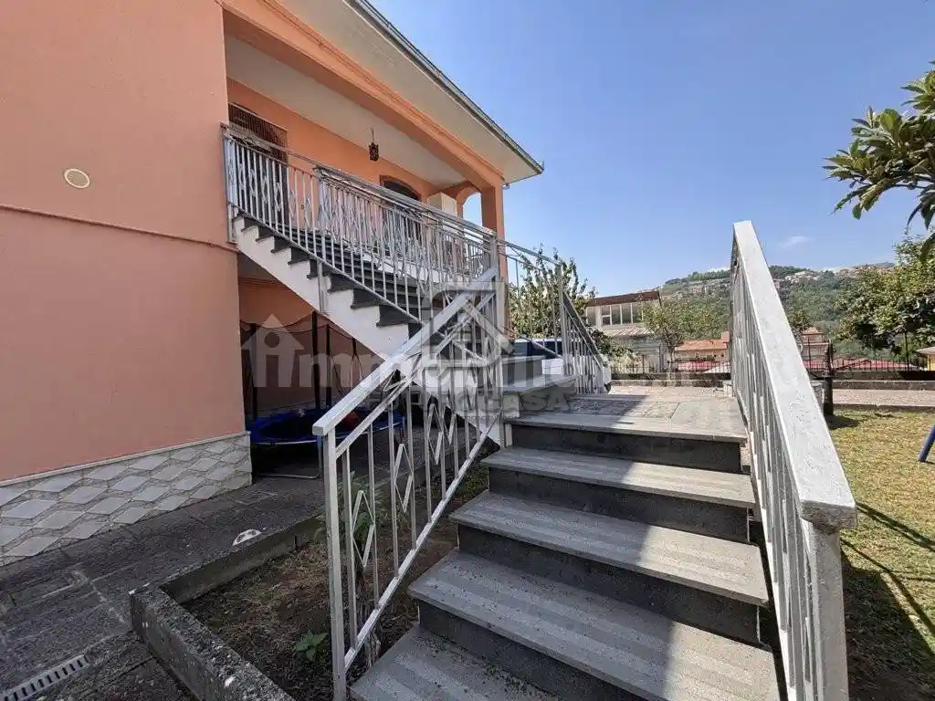 Villa bifamiliare via Villa Caracciolo 43, Ariano Irpino - foto 4