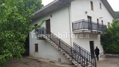 Villa in vendita a Civitella Roveto