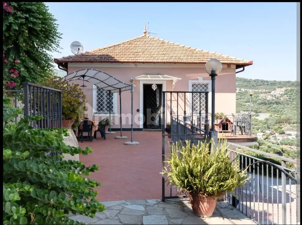 Villa in affitto a Diano Castello