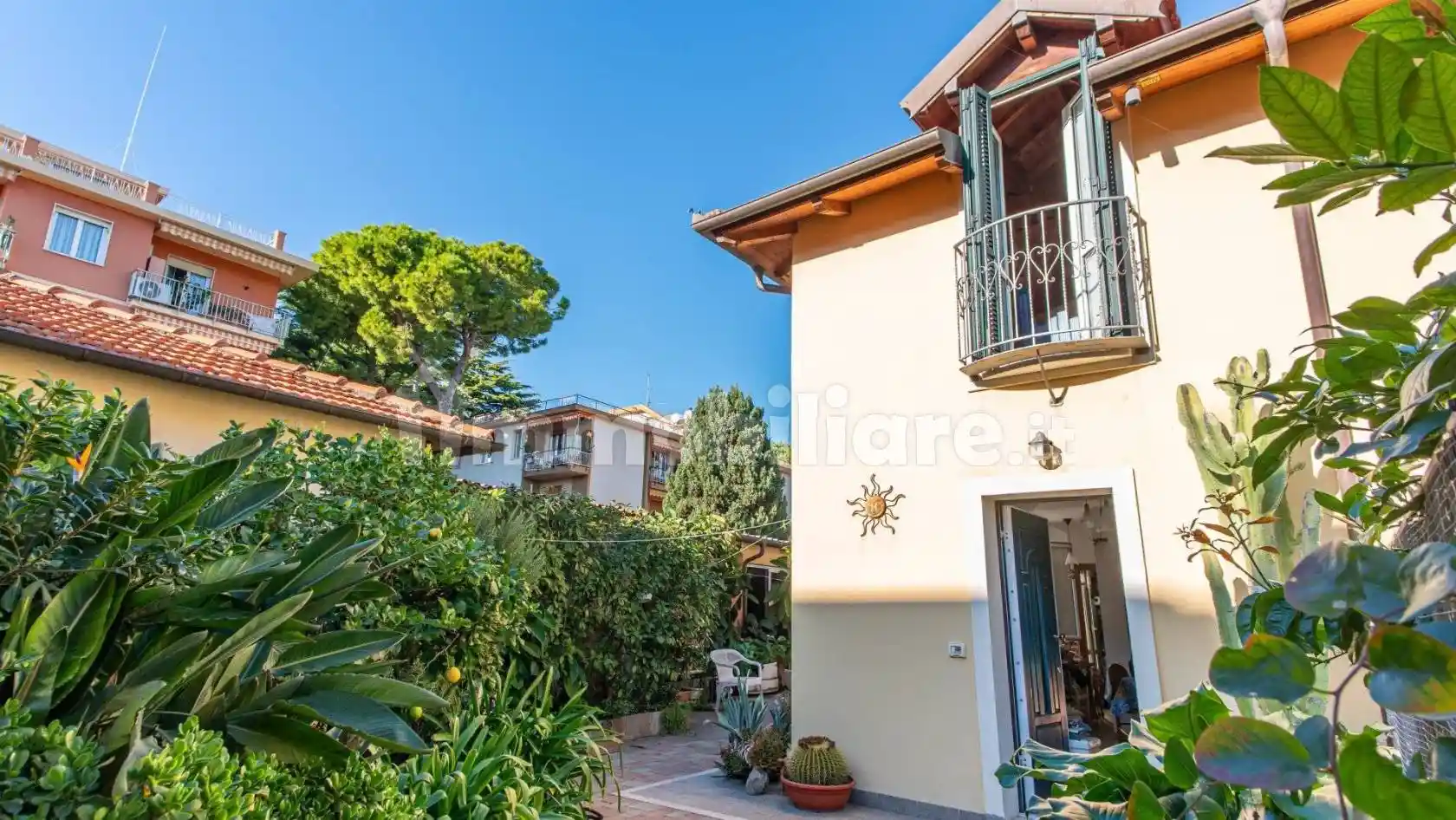 Villa in vendita a Bordighera