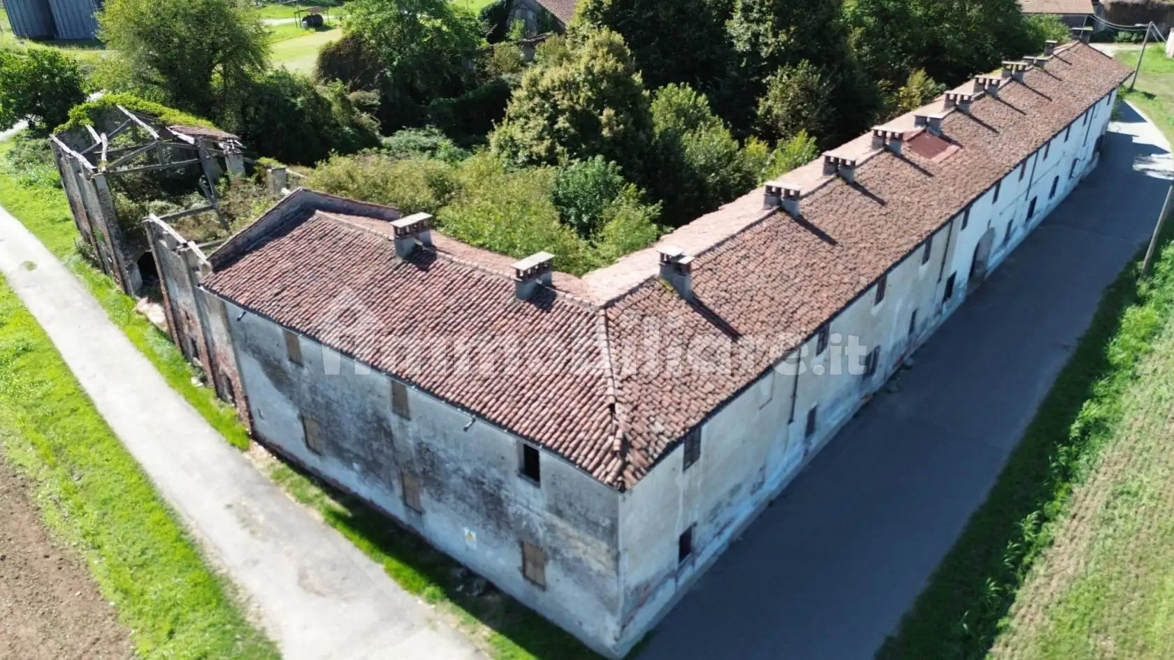 Palazzo - Edificio in vendita a Vicolungo