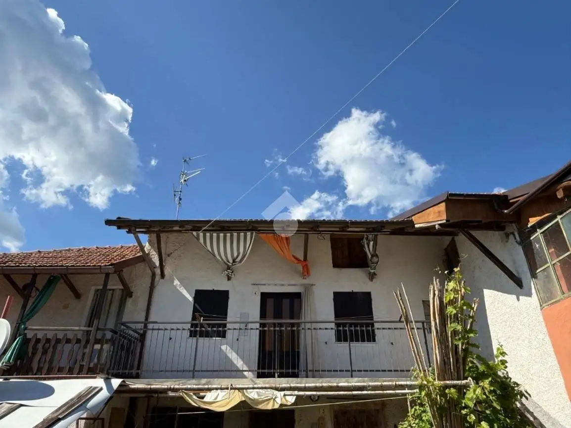 Appartamento in vendita a Giusvalla