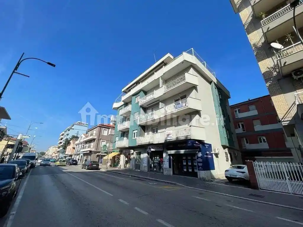 Appartamento corso Umberto 1 197, Centro, Montesilvano - foto 2