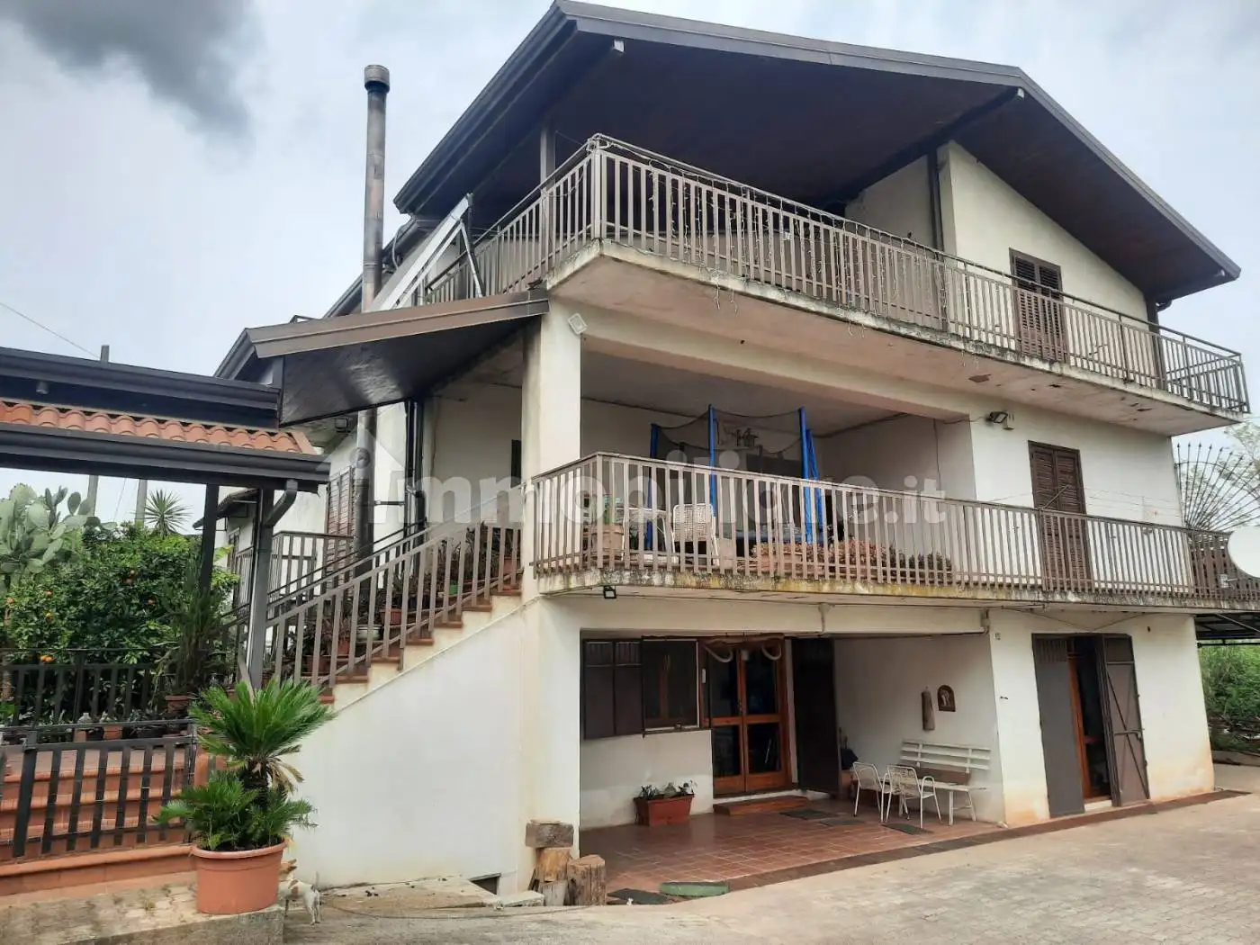 Villa in vendita a Dragoni