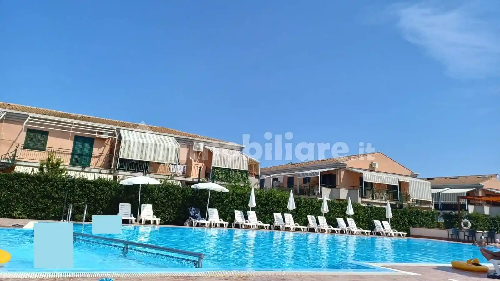 Appartamento in vendita a Campofelice di Roccella