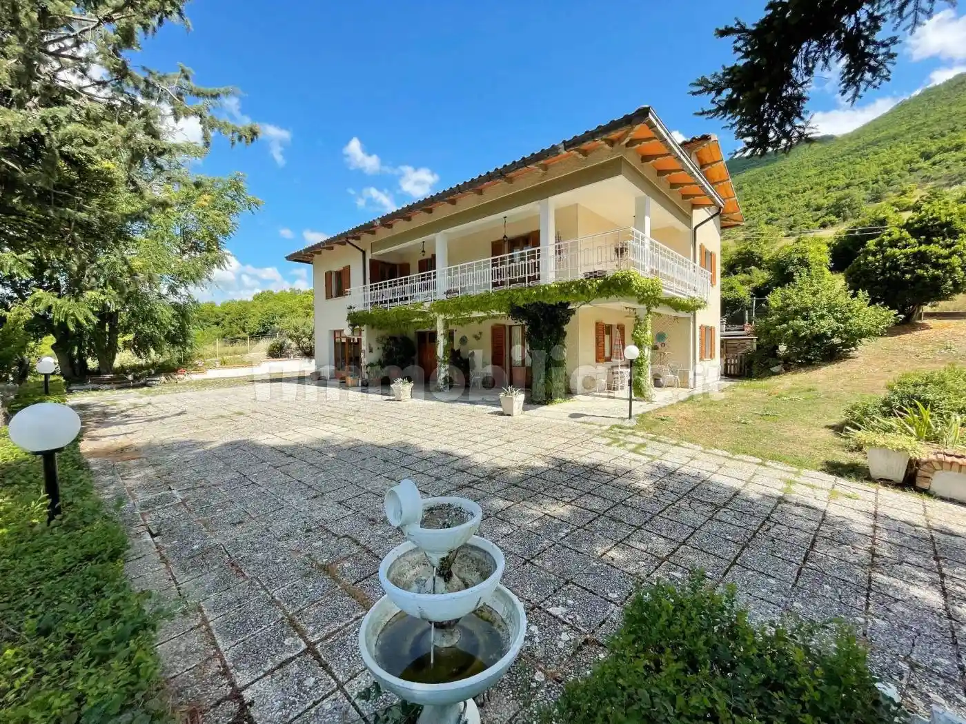 Villa in vendita a Cantiano