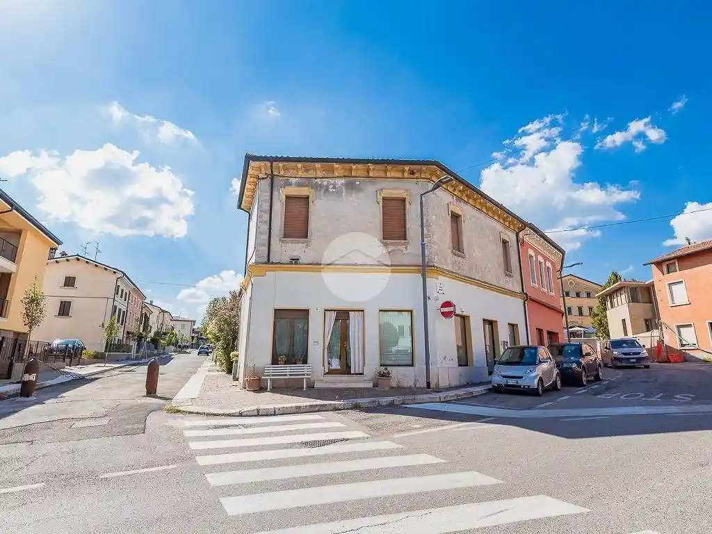 Appartamento in vendita a Sommacampagna