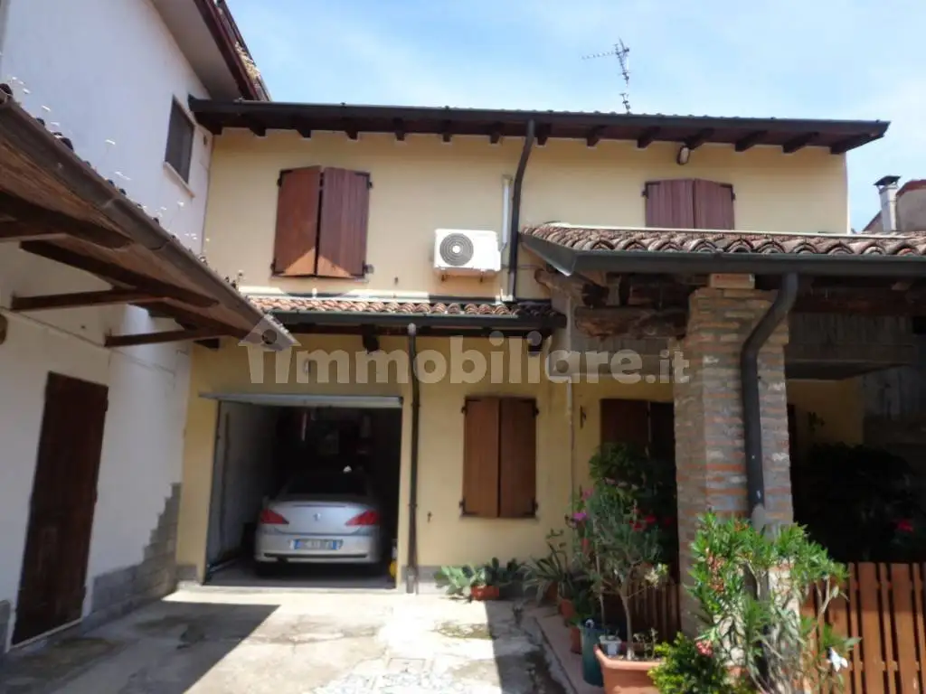 Casa indipendente in vendita a Genivolta