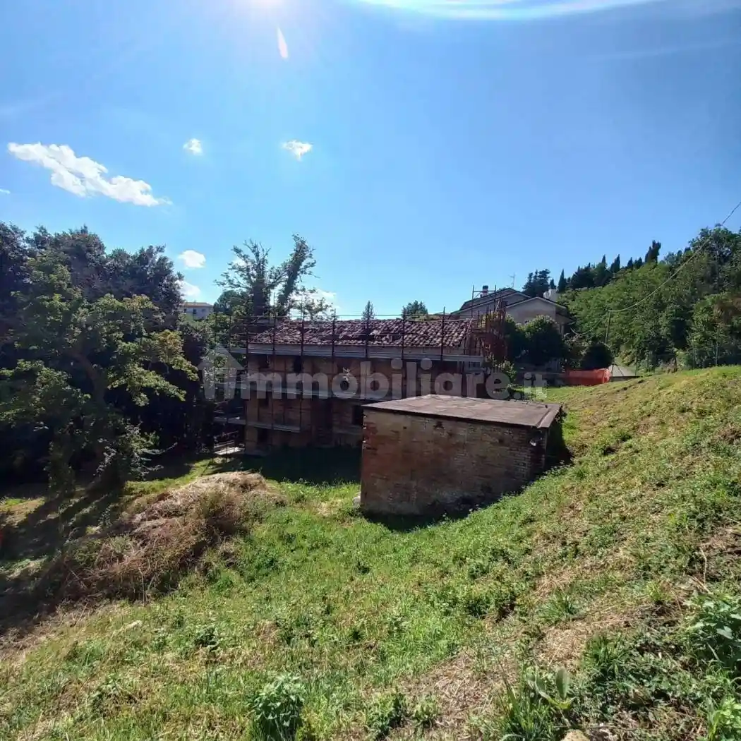 Casa indipendente in vendita a Sant'Angelo in Pontano