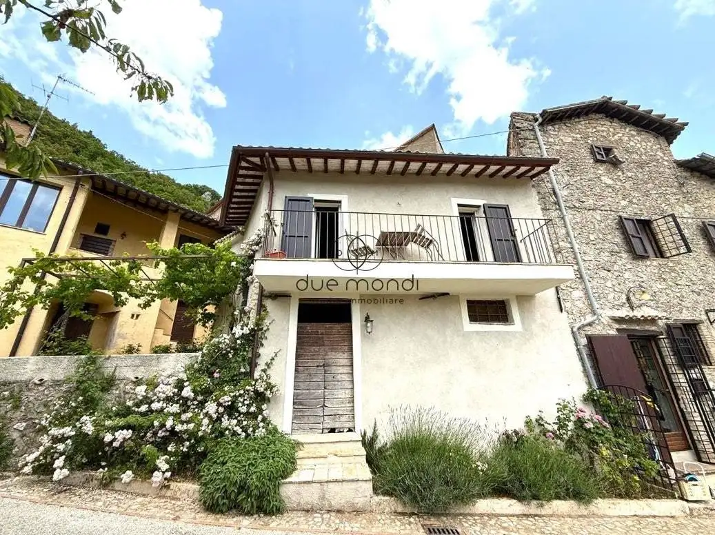 Casa indipendente in vendita a Spoleto