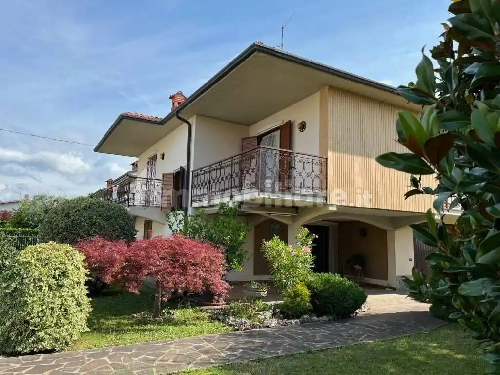 Villa in vendita a Bonate Sopra