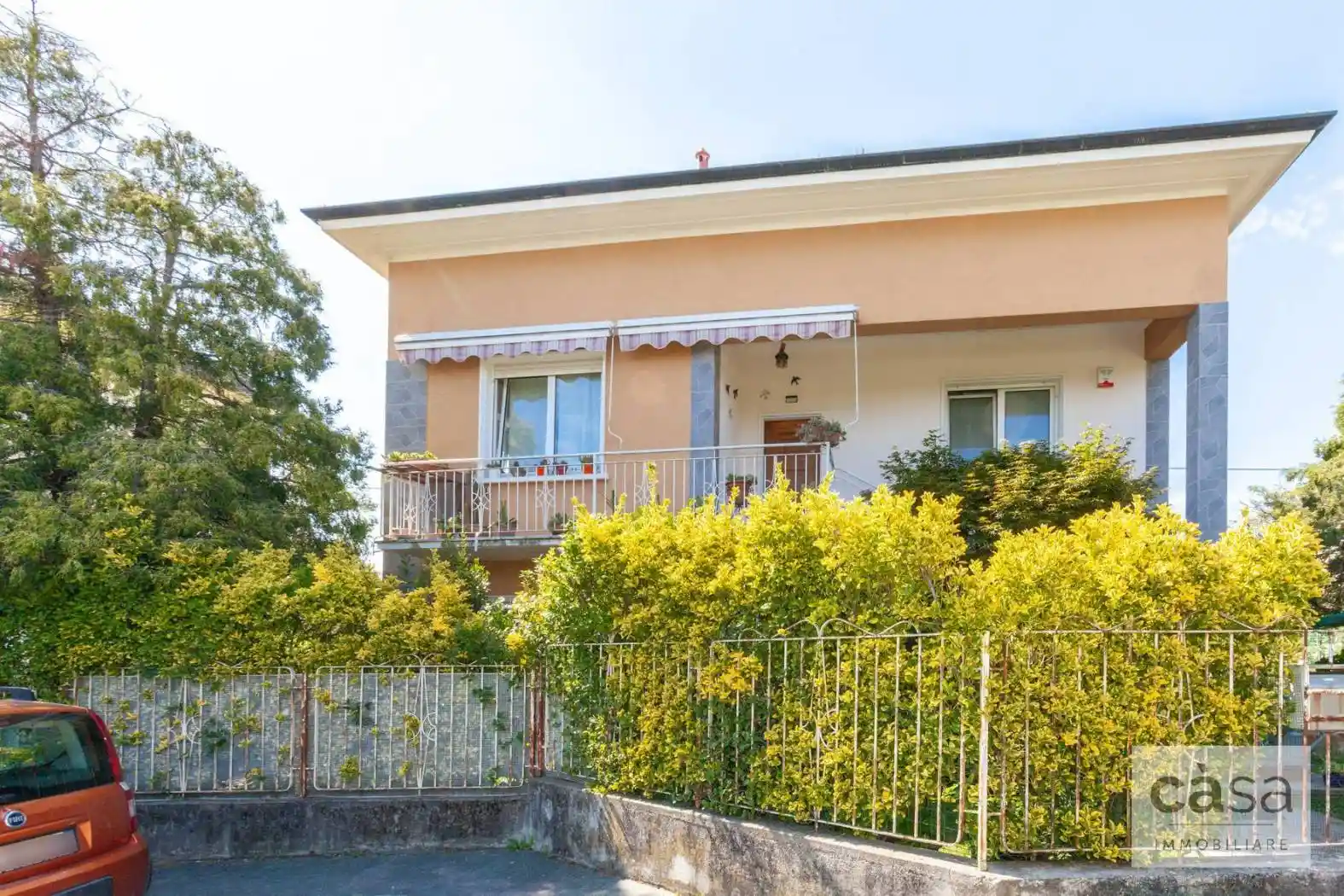 Villa in vendita a Gazzada Schianno